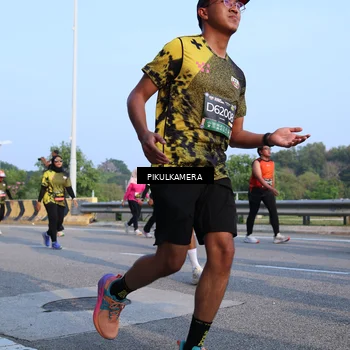 Runner Photo 6294572