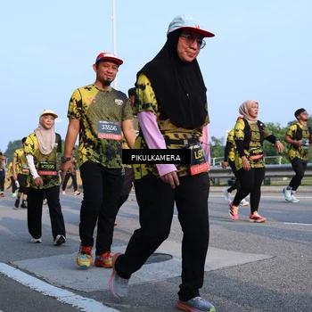 Runner Photo 6294681