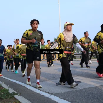 Runner Photo 6294689
