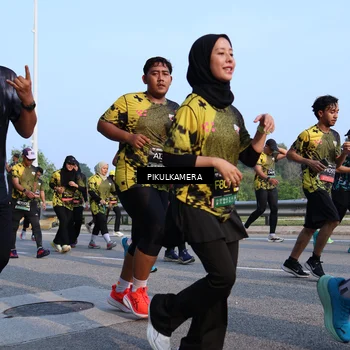 Runner Photo 6295042