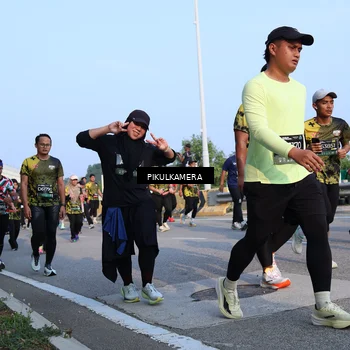 Runner Photo 6295055