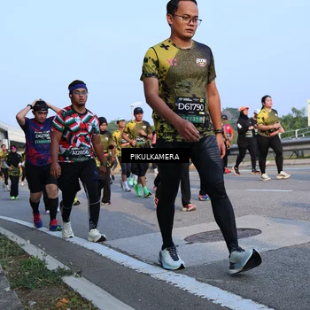 Runner Photo 6295140