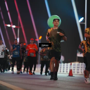 Runner Photo 6295275