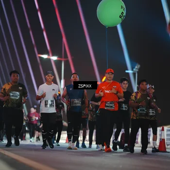 Runner Photo 6295331