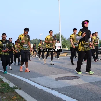 Runner Photo 6295346