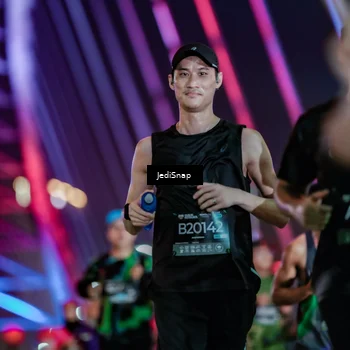 Runner Photo 6295641