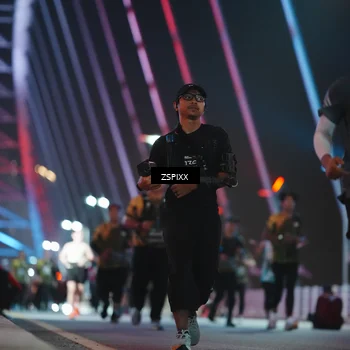 Runner Photo 6295752