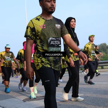 Runner Photo 6296100