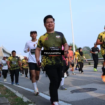 Runner Photo 6296245