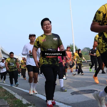 Runner Photo 6296254