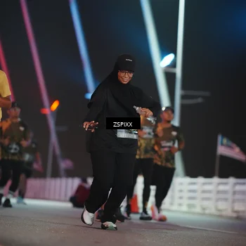 Runner Photo 6296274