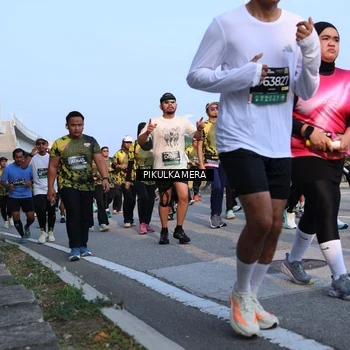 Runner Photo 6296279