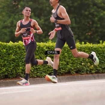 Runner Photo 6296295