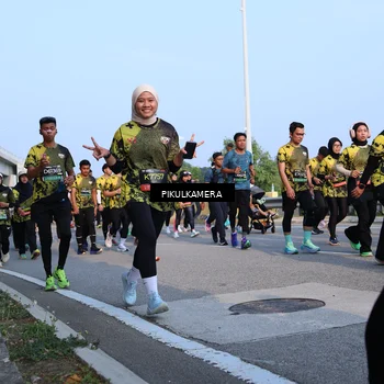 Runner Photo 6296415