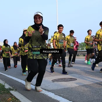 Runner Photo 6296503