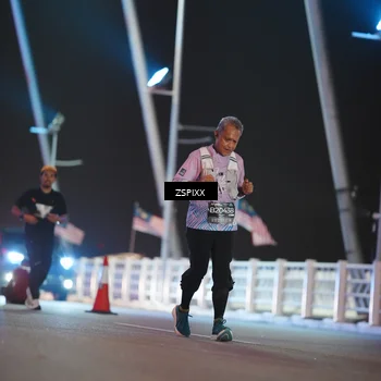 Runner Photo 6296558