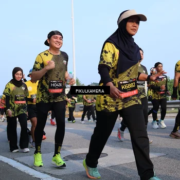 Runner Photo 6296573