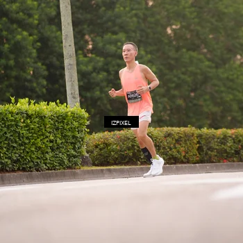 Runner Photo 6296656