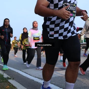 Runner Photo 6296692