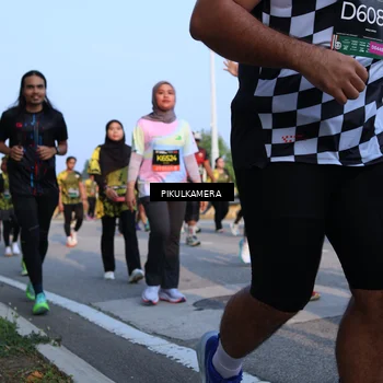 Runner Photo 6296722