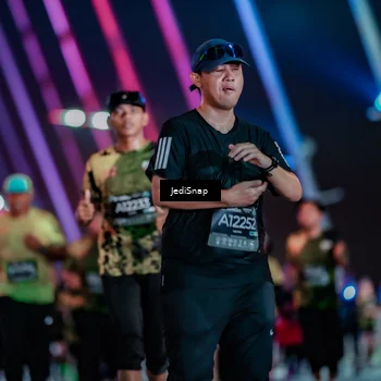 Runner Photo 6296723