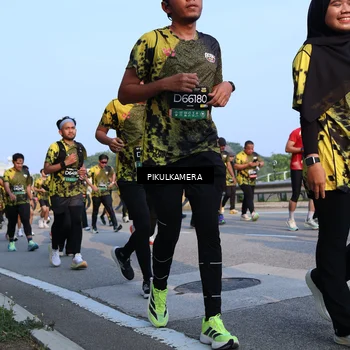 Runner Photo 6296855
