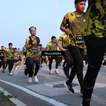 Runner Photo 6296866