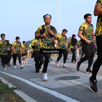 Runner Photo 6296877