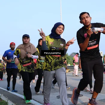 Runner Photo 6297020