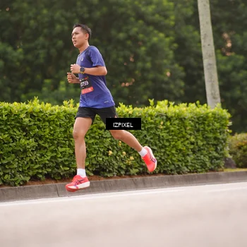 Runner Photo 6297119