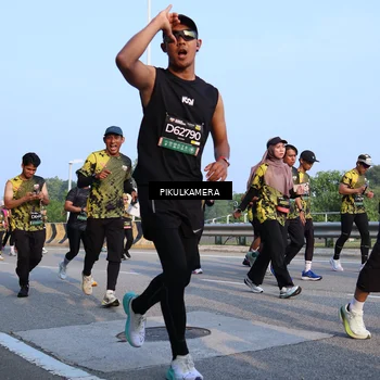 Runner Photo 6297360