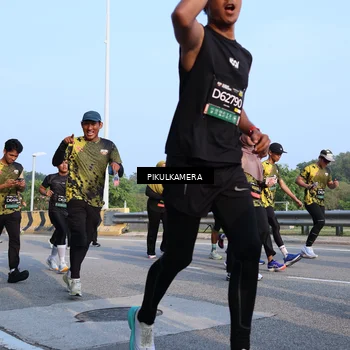 Runner Photo 6297377