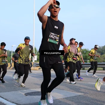 Runner Photo 6297381