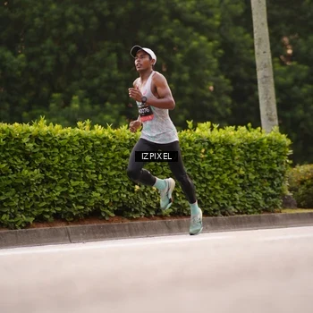 Runner Photo 6297551