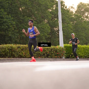 Runner Photo 6297856