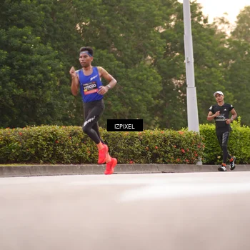 Runner Photo 6297943