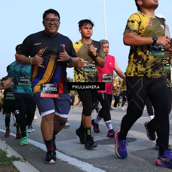 Runner Photo 6298011