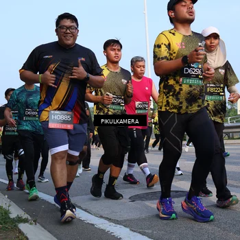 Runner Photo 6298025
