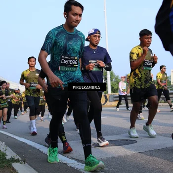 Runner Photo 6298029