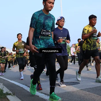 Runner Photo 6298069