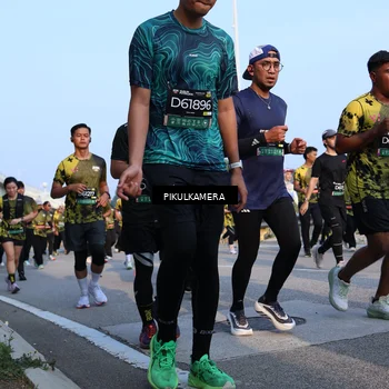 Runner Photo 6298089