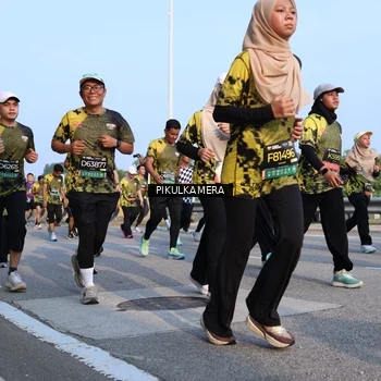 Runner Photo 6298191