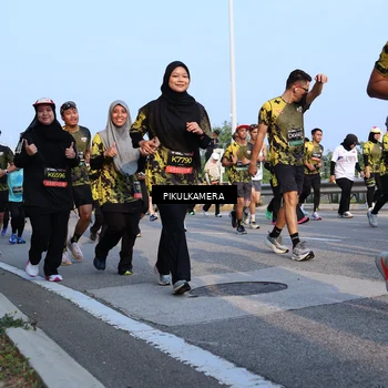 Runner Photo 6298235