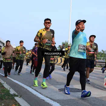 Runner Photo 6298297