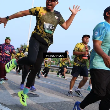 Runner Photo 6298312