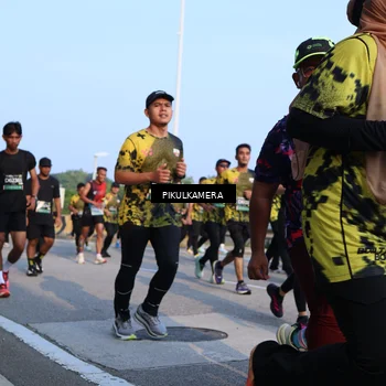 Runner Photo 6298350