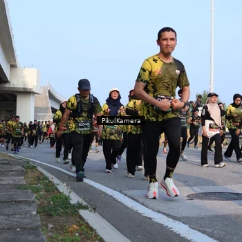 Runner Photo 6298414