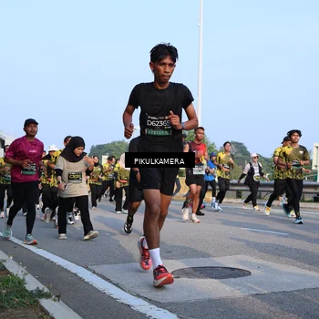 Runner Photo 6298415