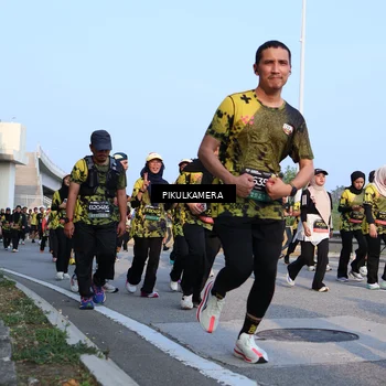 Runner Photo 6298459