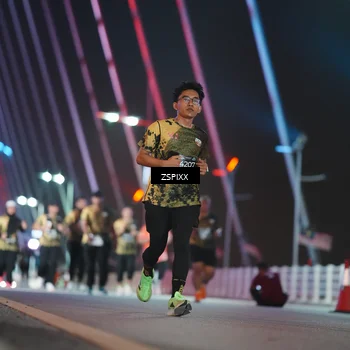 Runner Photo 6298544